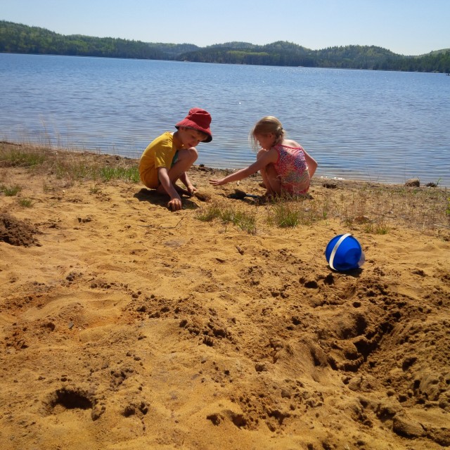 Bucket + Friend = Hours of Entertainment